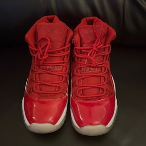 Jordan 11s size 7Y (big kids)